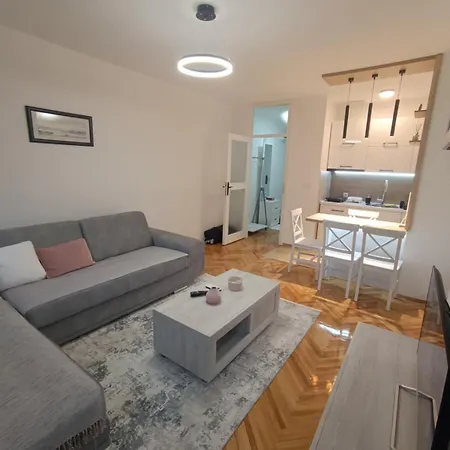 Apartment Zona *
