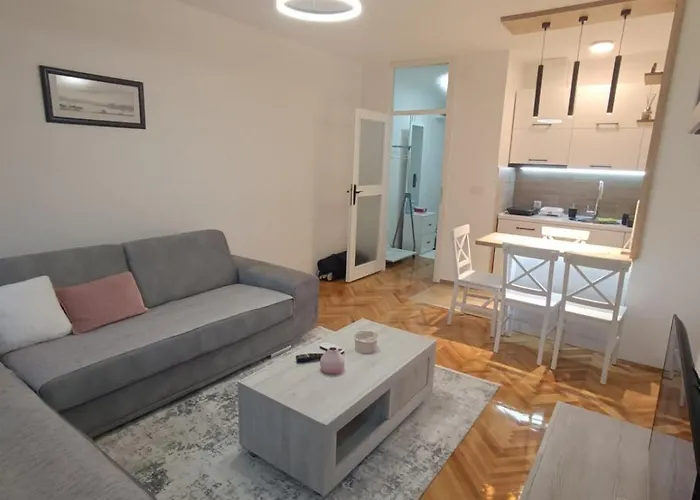 Apartman Zona *